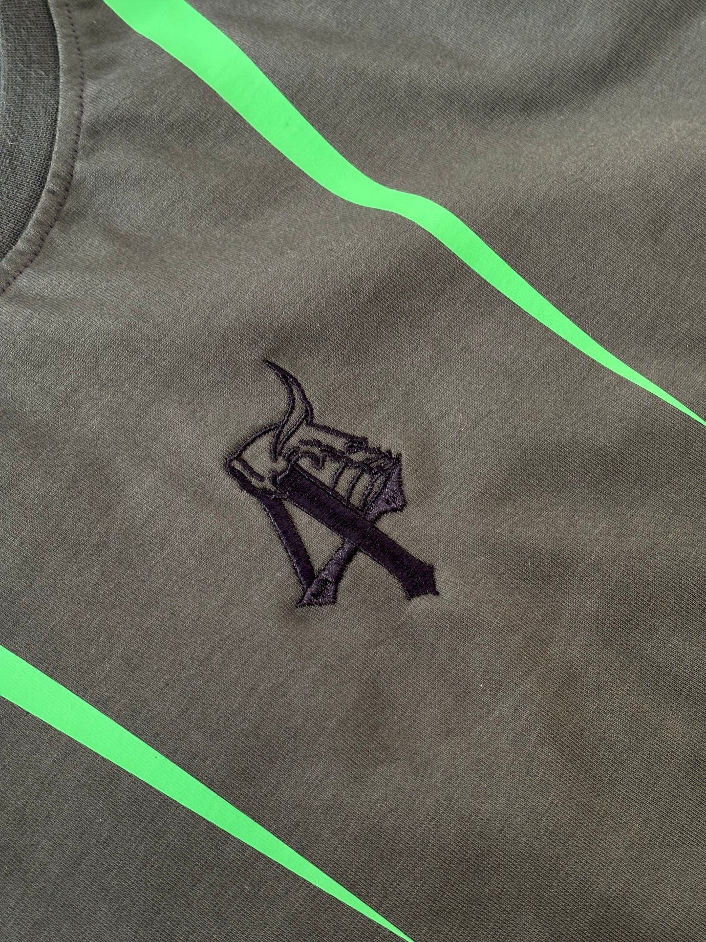 GREEN SCAR T-SHRIT